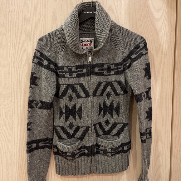 Aritzia Sweaters - Aritzia - TNA knit sweater